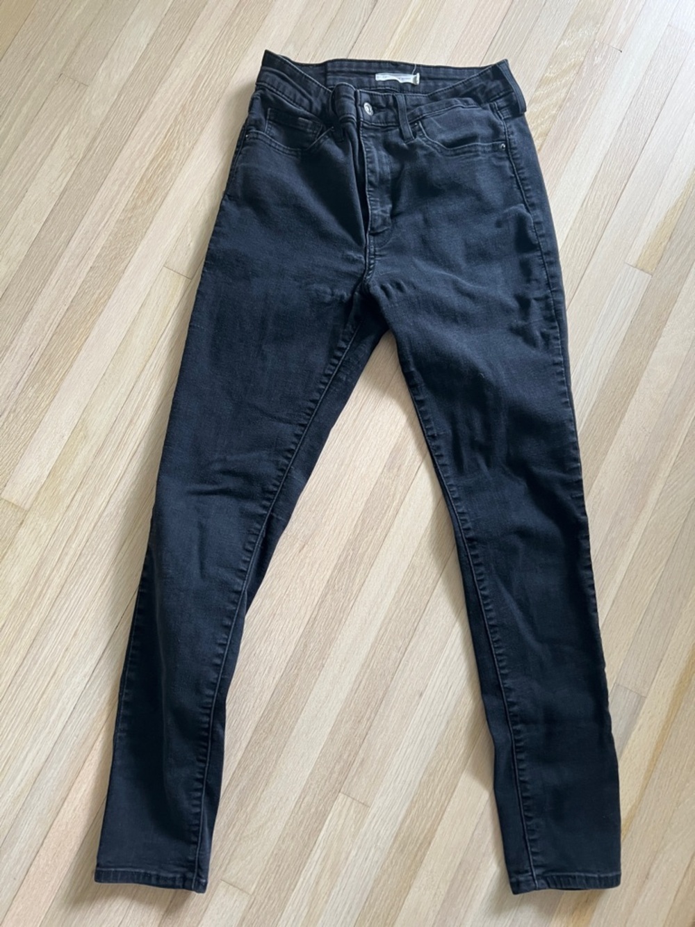 Levi’s Women's High-Rise Black Skinny Jeans 29